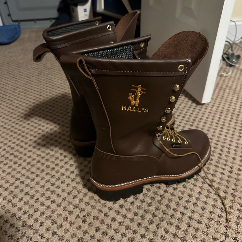 Halls climbing boots